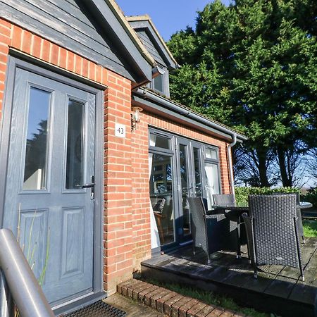 Rookley Lake Cottage ヴェントナー エクステリア 写真