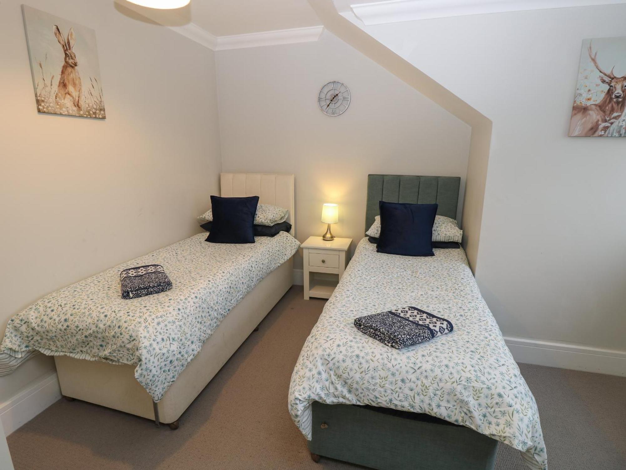 Rookley Lake Cottage ヴェントナー エクステリア 写真